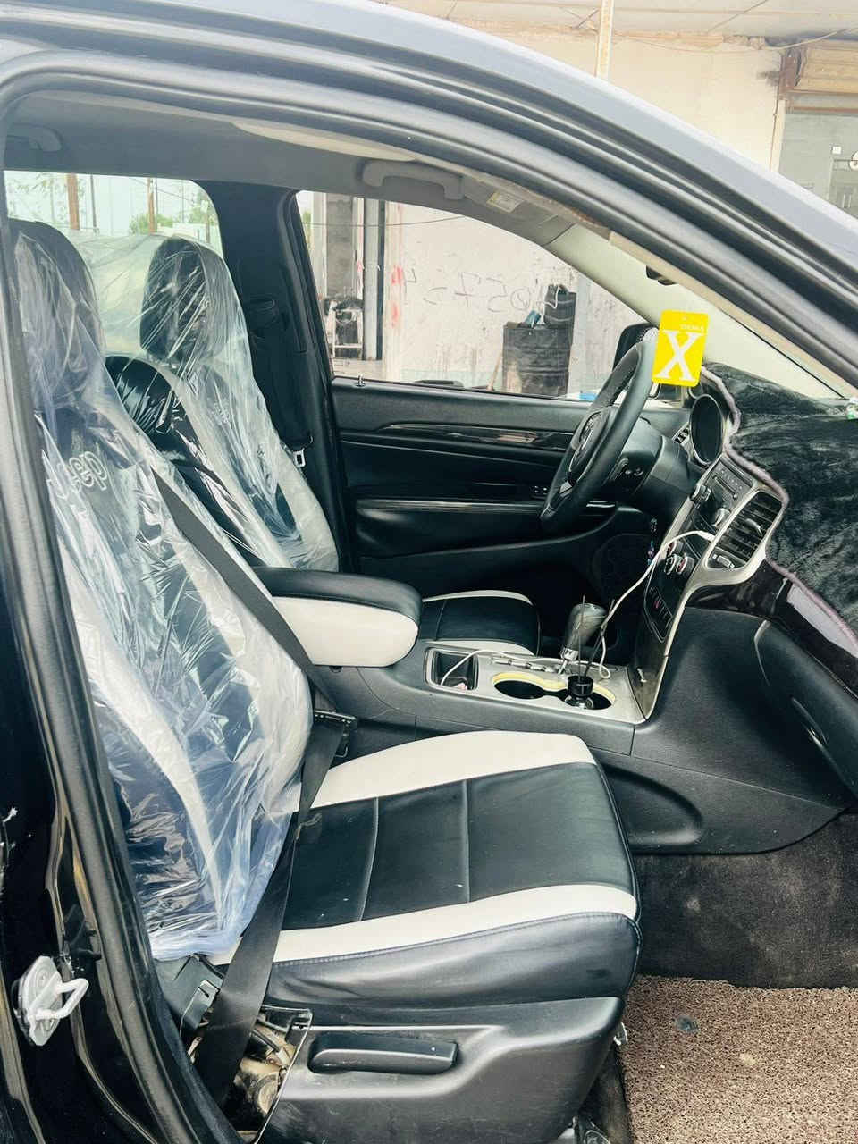 جيب شيروكي مديل 2011وارد أمريكي السياره حساسات خالفيه كامره تحكم استيرن بصمه وابواب هم بصمه كشنات كهرباء حداديه جديده تخم تاير مكينه وكير مكفولات رقمه بغداد بسمي السياره بيه صبغ ماشيه160 
السعر 117وبيه مجال مكان السياره واسط
***********
***********
