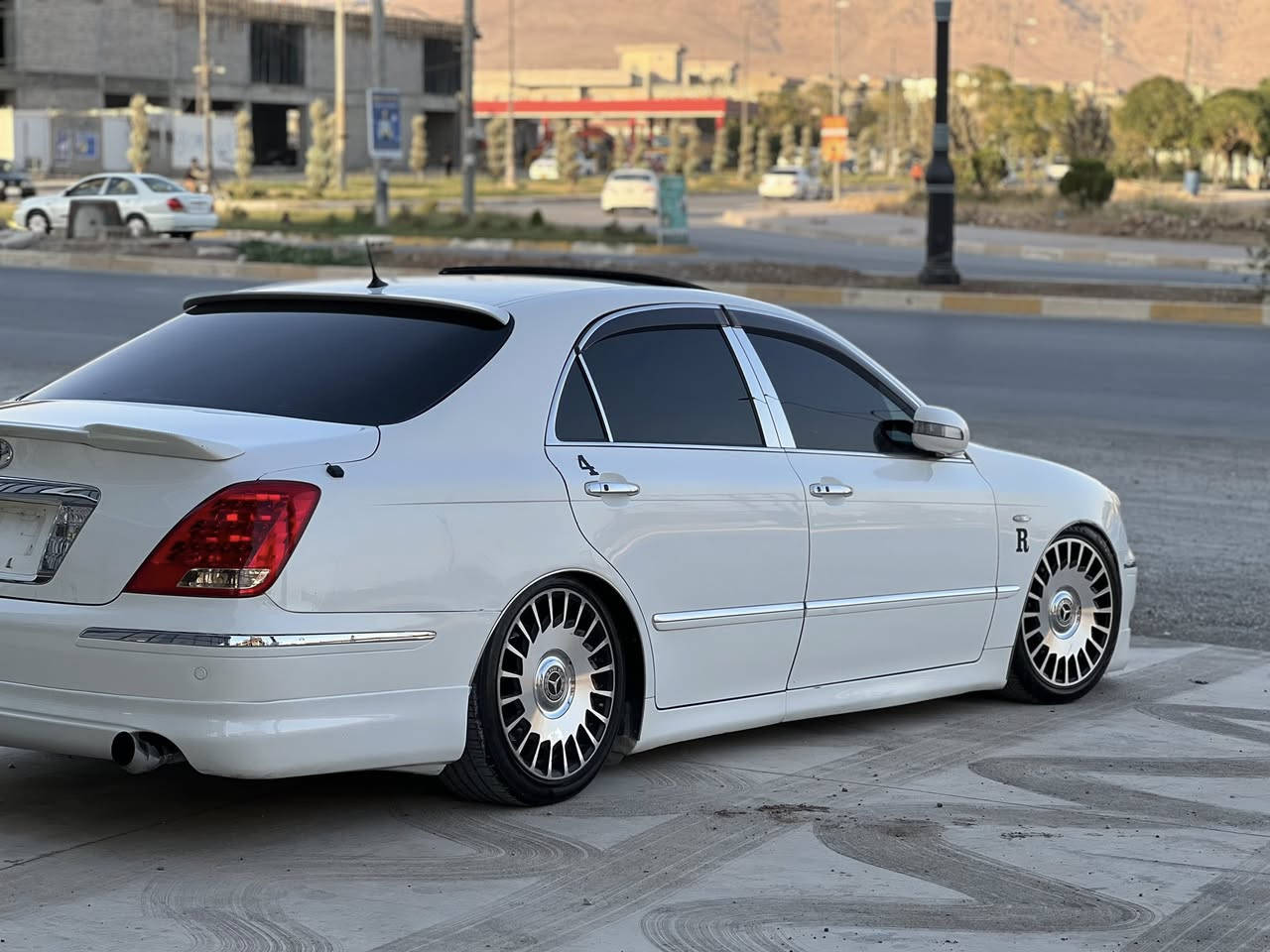 MAJESTA 2007 V8 4.3✅📦
دەعامی بۆ دەعامی چاڵ و شوختی نیە موس فوول فوول مواسەفات ئەوەی لەمێشکی تۆیایە 
بۆیاخ بەشەرت
5 دووگمە
4 کوشن کارەبا
کوشن جڵد
کوشن خەزن
٤ کوشن هیتەر
٦ سیدی دیڤیدی
٣ پەردە
سەلاجە تەبرید مەرکەزی کامل مەزبوتە
سوکان کارەبا
سوکان خەزن
شاشەو کامێرا 
پشت و پێش حاسە  
ڕاداڕ
برێکی بەسراوە مەزبوت
ئاوێنە ئیشارەت 
ئاوێنە شەفت
گێڕ عادی، تۆماتیک
سەیارەکە ئەوەی مۆسەفات بێت هەیەتی
چوپەکانی حوڕ کراوە بەدلی خۆت بەرزو نزمی پیبکە
لایت ناوچەی کوێر لەگەڵ سوڕانی سوکان لایتەکان لەگەڵی دەسوڕێت 
گێڕو مەکینە بەشەرت
Abs بیلاد مەزبوت خەلەلی کارەبای نیە
بەسمە رەساسی  ئیشەکا مەزبوت 
هەموو ئەشیای بیلادی پێوە ماوە کامل سپۆرتی بیلاد
سەیارەکە نمونە لەجوانی هیچ شوخت و قوپاوی نیە لە ڕەسمەکان زۆر جوانتر


**إذا كنت صاحب هذا الإعلان وتريد حذفه لأي سبب، رجاءا أرسل رسالة إلى الدعم الفني**