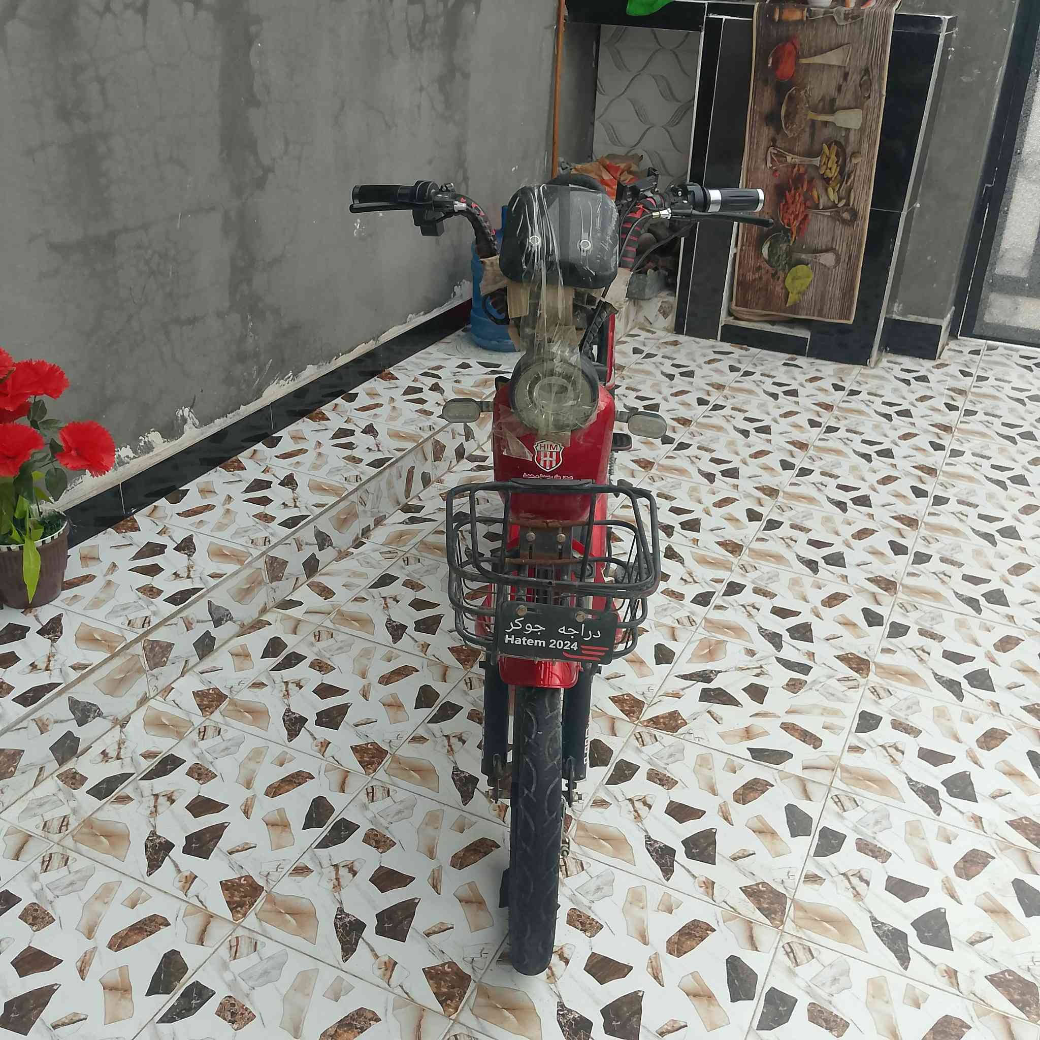 السلام عليكم بايسكل للبيع شحن كامل 24 السعر 200 بمجال قليل المكان ديالى بهرز رقم الهاتف ***********
