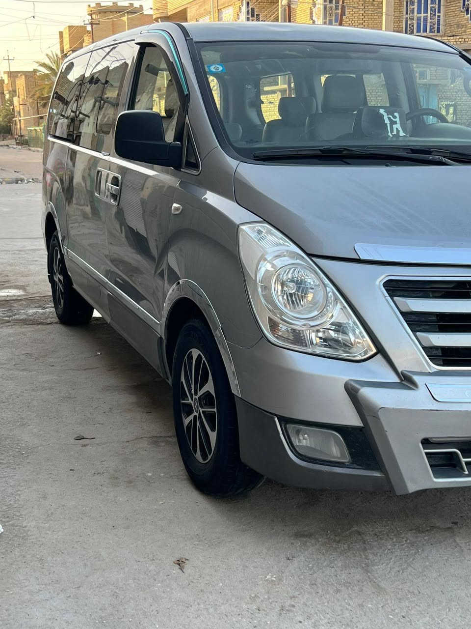 سلام عليكم ستاركس للبيع موديل 2015 مكفوله كفاله عامه فول مواصفات محوره سبلاين 9 قبق اسود جديده
تبريد حداد تخم تاير ويل بي اي بي رقم بصره نكليزي 
مكان ناصريه مركز     خوان انه مكلف بل نشر  رقم صاحب السياره ***********    ***********
