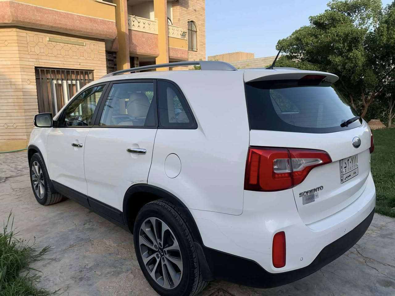 سلام عليكم سورنتو 2013خليجي كفاله عامه فول ما عده فتحه محرك 6سلندر ماشيه 200 سعر 172بيه مجال سياره مكانه الأنبار بس حالين موجوده بغداد رقم هاتف ***********
