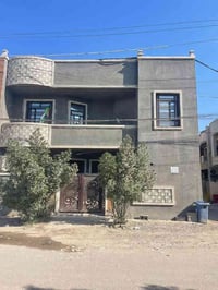 بيت للبيع ركن مساحه ١٠٠ متر واجه ١٠ م والنزال ١٠ م  طابقين يحتوي على ٤...