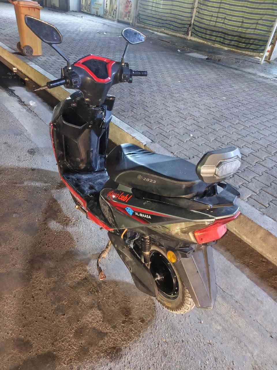 السلام عليكم دراجه للبيع بسعر 350 وبيها مجال العنوان فلوجه شارع ابو النسوره رقم واتساب***********
