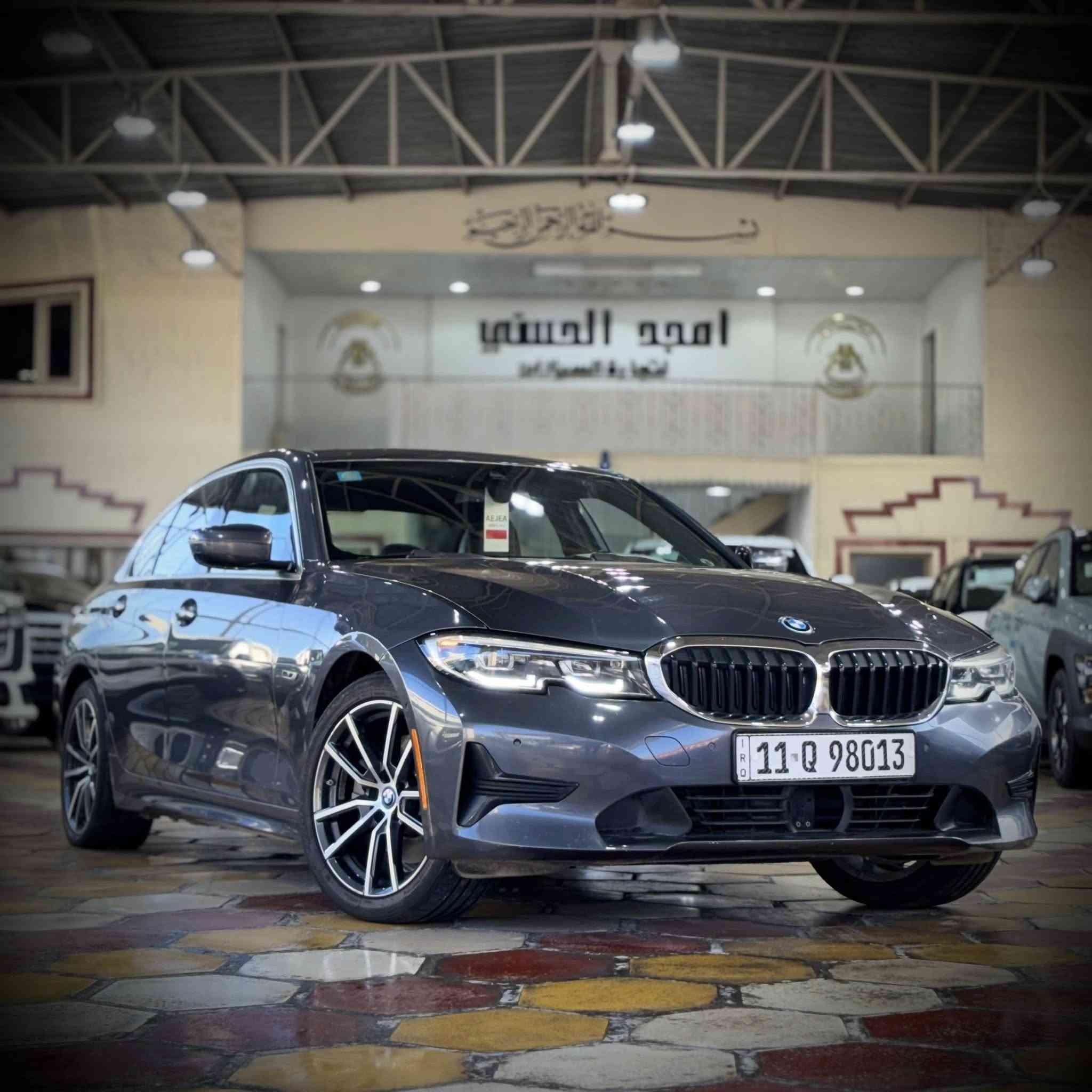 السلام عليكم
BMW 330e plug in hybrid 
موديل 2022 رقم بغداد
ثلاث وضعيات قيادة (بانزين / هايبرد / كهرباء)
ماشية 45الف 
المواصفات : 
شاشة 
تدفئة كشنات 
ميموري سيت
لدات داخليه 
فتحة سقف 
داخل جلد اسود 
صندوك كهرباء رادار امامي وجانبي وخلفي 
وبقية المواصفات معروفه 
حادث السياره صبغ دعاميه اماميه مع بارد بسيط بدايه البنيد من  اليسار مع رصعه محسوبه بجاملغ  صور الحادث موجوده مع السونار 
بدون ايرباك بدون دواخل 
السياره نظيفه جدا متحتاج اي مصرف صفر مسج
مكان السياره البياع او حي الجهاد الاطباء 
السعر 240
موجود واتساب  ***********
