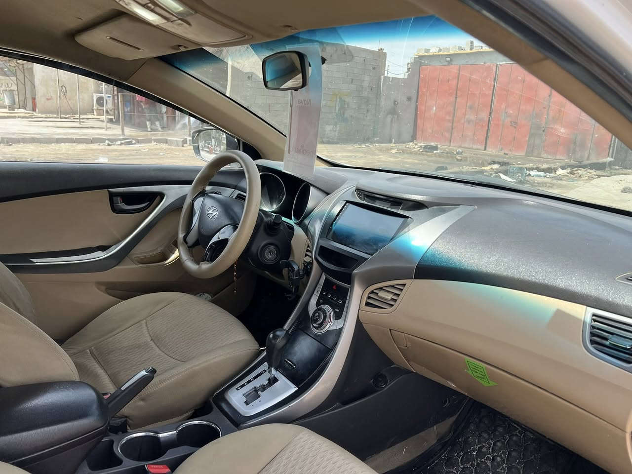 السلام عليكم النترا 2012رقم بصره راعيه يريد تحويل السياره بيها مكانات صبغ أبيع حزام السياره تخم تاير حداده 70/100
تبريده عوزه بس غاز سعره 95وبيها مجال للشراي مكاني بصره 
رقم الهاتف ***********
