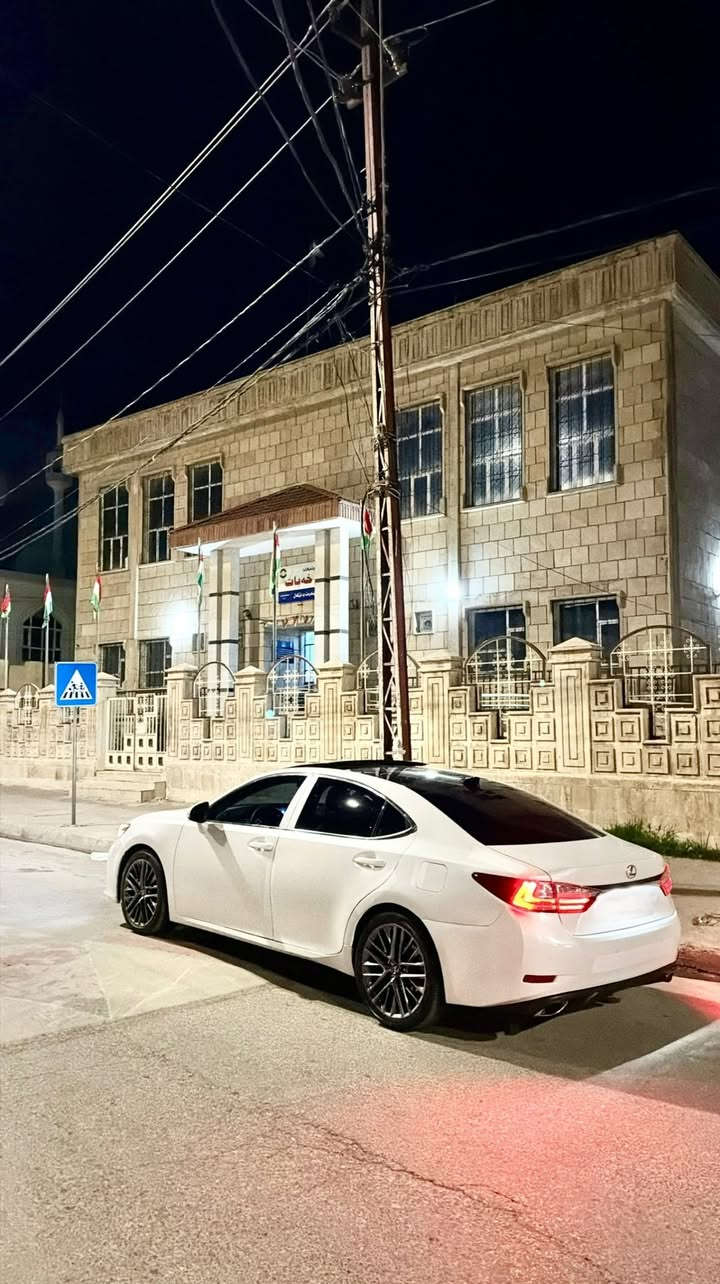 ليگزز 2017 ES 350 صدفي
فول مواصفات امريكي پانوراما
كوشن هيته ر تبريد كوشن خزن ستيرن هيته ر فول 1/1
٢ قتعة سبخن ٥ بخن بي زه ربه به س پيچه ك جاملخي پشتي گرتي سينك و بشت كبس بي داخلي بي ارباك شرط 
گير و محرك شرط ١٤٠ مايلا چوي ويل تايره جديد صفر 
سعر:185 وه ره قه و مجال
رقم تلفون:***********  عنوان:دهوك
