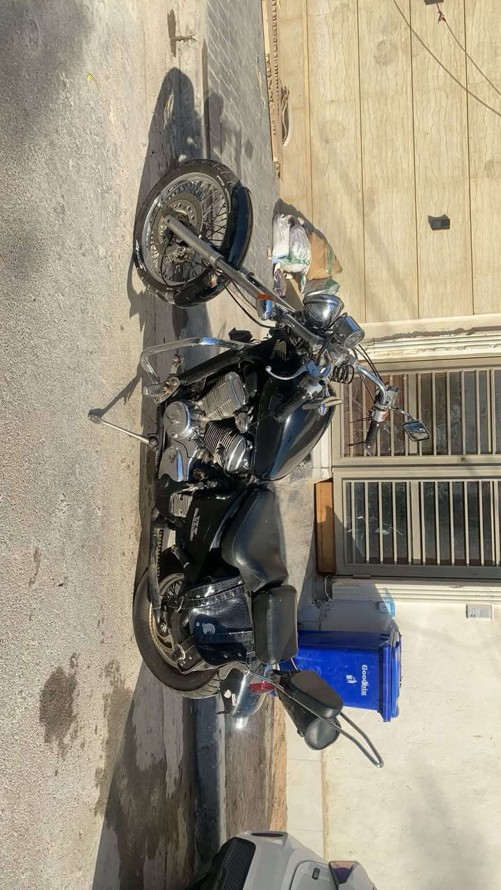 سلام عليكم هوندا ستد 400cc للبيع مكان بغداد الأعظمية الدراجة بيه سنويه بابل باقي بس استلام الوحات تكدر تشد الوحات الورقيه و تطلع بيه كلش طبيعي الدراجه حلوه مرتبه تاير خلفي جديد و امامي باله نضيف صدره حلو قبل فتره بدلت الجبن مالته مسويله ادامه الدراجه بلكات و الفلاتر هوا و بانزين بس عندك نقص اشاير خلفيه و الاماميه مدتشتغل يعني شغلات بسيطه انشالله متحتاج تصرف عليه شي زنجيل جديد الدراجه بل مشي كلش ناعمه و حلوه السعر 16 ورقه وبيه مجال بسيط موجود واتساب و رقم ***********
