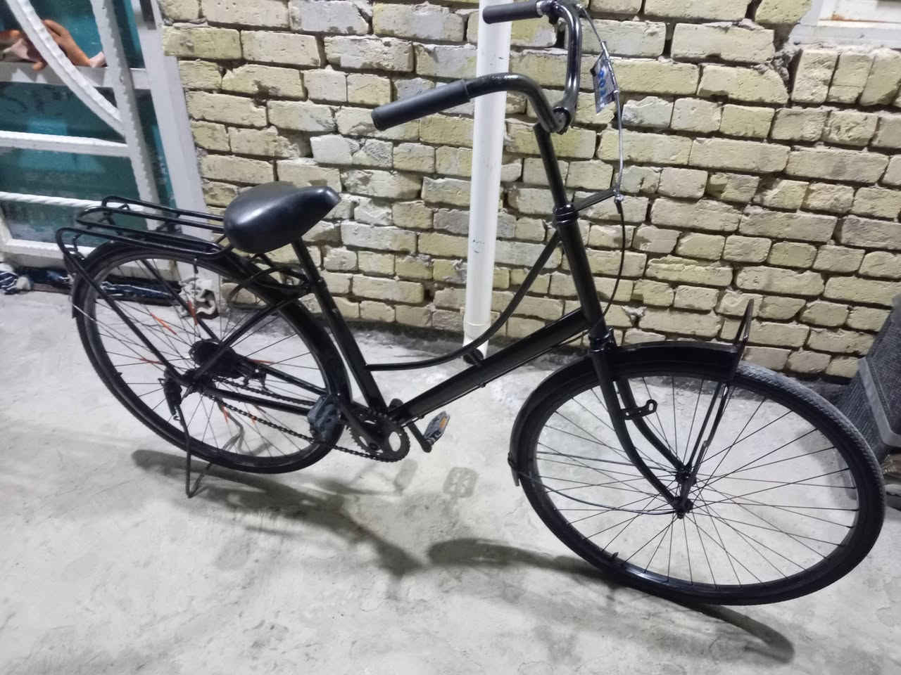 بايسكل للبيع حجم 27
لون اسود مصبوغ
سعر 45
 ***********
كامل وجاهز 
مكان بابل هاشمية
