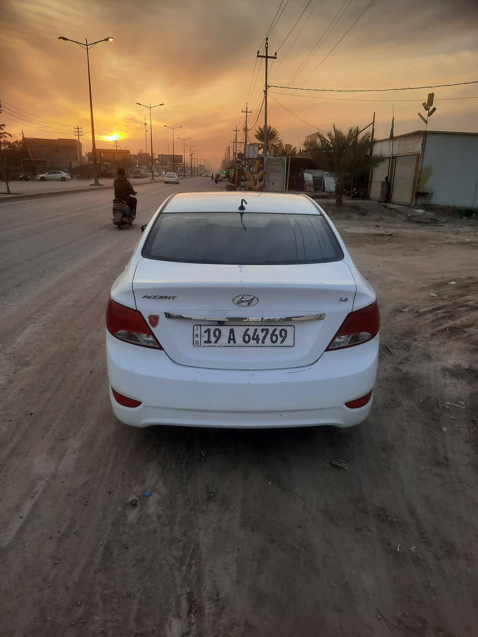 سلام عليكم اكسنت موديل ٢٠١٧ رقم كربلاء بأسمي سنويه ٢٠٣٠  اشتريته مكفوله بس مااخذت سونار اليريد يشتري ياخذه سونار او بقت يمه ،مكينه 1600 ، السعر 113 وبيه مجال قليل رقم الموبايل ***********
