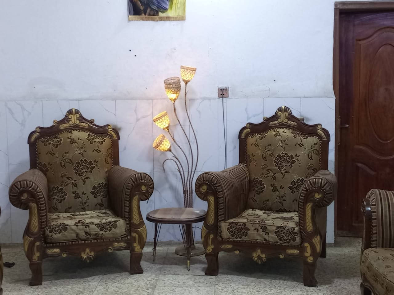 تخم زان مصري تكمه  نظيف جدا 10مقاعد ب270 الف وبي مجال المكان الوشاش *********** يوجد  توصيل بكروة يوجد واتس اب
