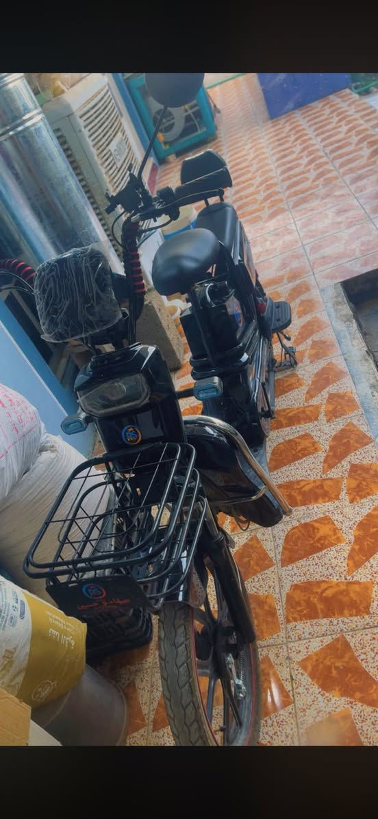 ماطور شحن RS بعده بل جيس مستخدم شخصياً شي قليل تجي وتجيب مقياس مال شحن شرط أنطيك ضمان بطاريات جديد بلاديه اشتريته فتح كارتون سعره ٣٧٥ وبي مجال مكاني جزيره للتواصل خاص او عبر الرقم ***********
