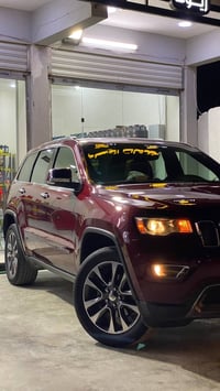 جيب كراند شيروكي 2018 وارد كندي كلين تايتانك اصل السياره فول 1/1 رادار...