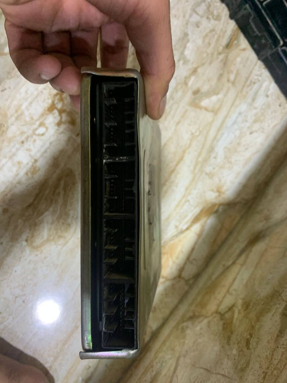 سلام عليكم عدي هاذه العقل اريد رايده البيع *********** الاتصال
