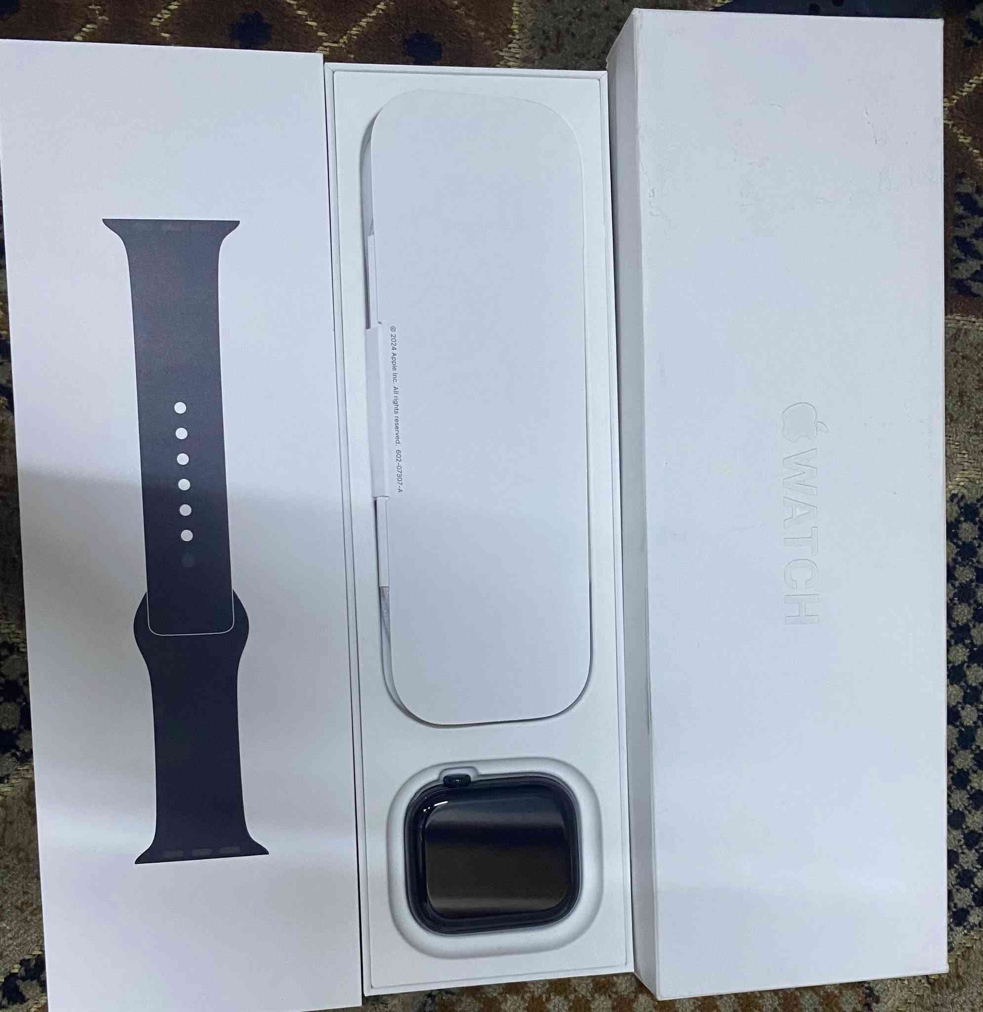 السلام عليكم
ساعة ابل 10 اخت الجديدة 
جيل عاشر 
حجم 46
لون اسود jet black 
بطارية ١٠٠٪؜
السعر ٣٣٠ الف 
بغداد السيدية
لايوجد توصيل


**إذا كنت صاحب هذا الإعلان وتريد حذفه لأي سبب، رجاءا أرسل رسالة إلى الدعم الفني**