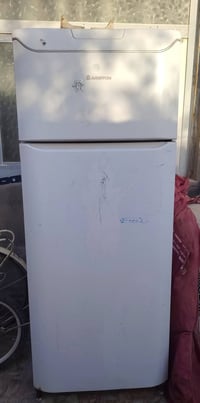 ثلاجة • فريزر يجمد • الجوة ما يبرد