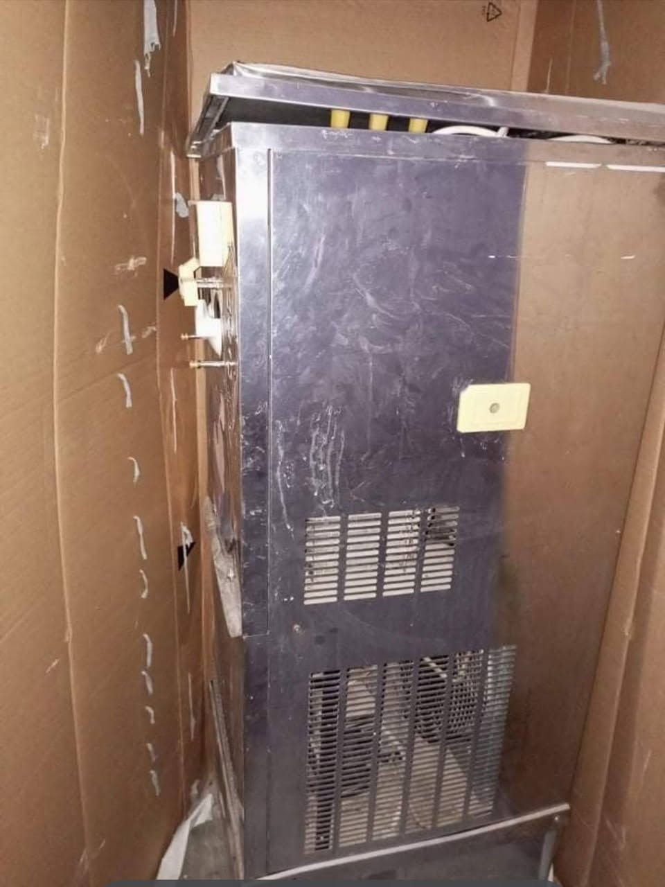 السلام عليكم مكينه للبيع
