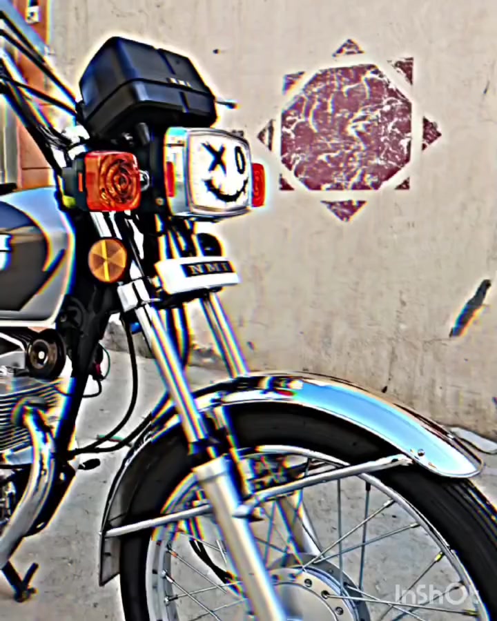 السلام عليكم للبيع أو المراوس بـ شاينگ أو دايون حسب القناعة دراجه أربعة گير شاصي ارشا 19 اوراق والتعميرة شلامچة 25 الدراجة كاملة مكملة تخبل نظافة مال طالب مدرسة اروح واجي بيها  السعر 975 وبيها مجال مكاني كربلاء حي الاطارات للاستفسار اتصال ***********
