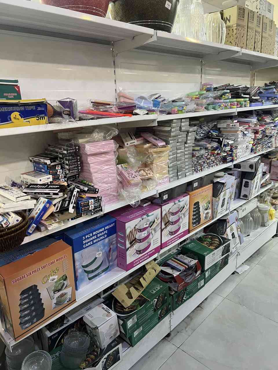 رفوف وسطيات نظافة 90 بالمية مستعملات شي قليل سعر المتر 100
*********** للتواصل والاستفسار 

العنوان الموصل
