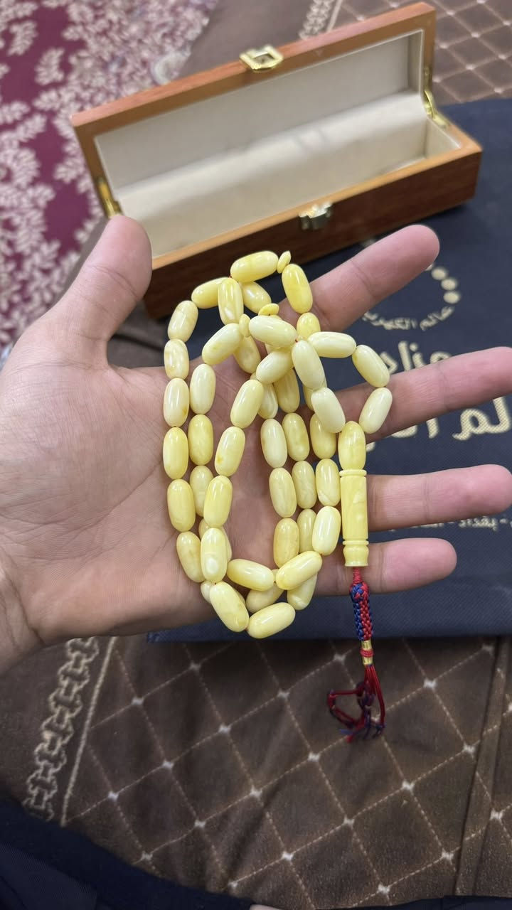 السلام عليكم ورحمه الله وبركاته …
للبيع مسباح وسوار من نفس الخامه ..
اخوان وزن الكلي 52 غرام  عدد خرز المسباح 41  خرزه  السوار8 خرز 
اخوان المسباح خراطه الكويت 

* مسباح جميل وابيض مضلوم بالتصوير  وأجمل بالحقيقه بكثير  
سعر اغرامه على 10$
 للاستفسار والتواصل على 
***********
