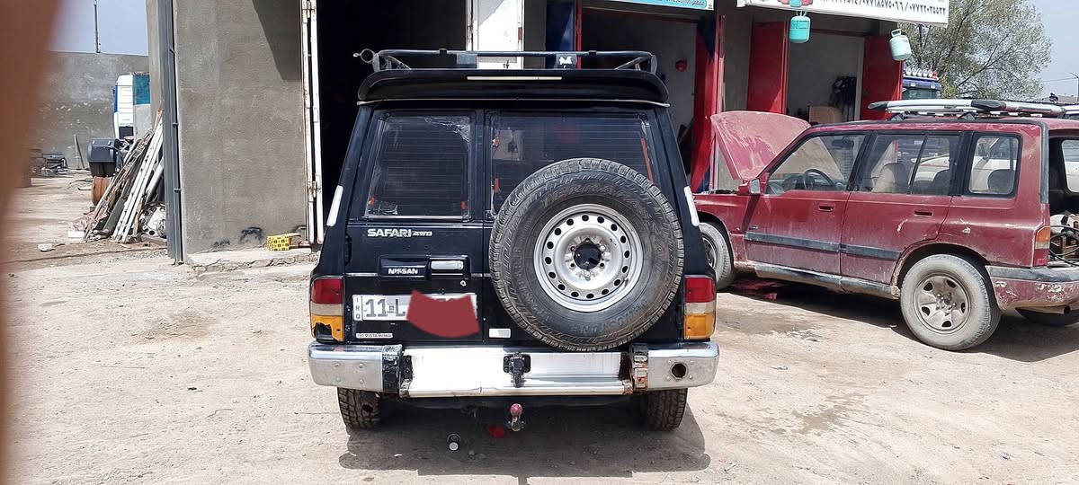 السلام عليكم 
نيسان 1993
السيارة خير من الله بانزين وغاز 
مكان السيارة العمارة 
السعر 60
التواصل على الرقم ‏‪***********‬‏
