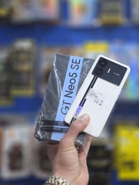 ريلمي جي تي نيو ٥ اس اي • ١ تيرا • ٢٨ گيگا رام