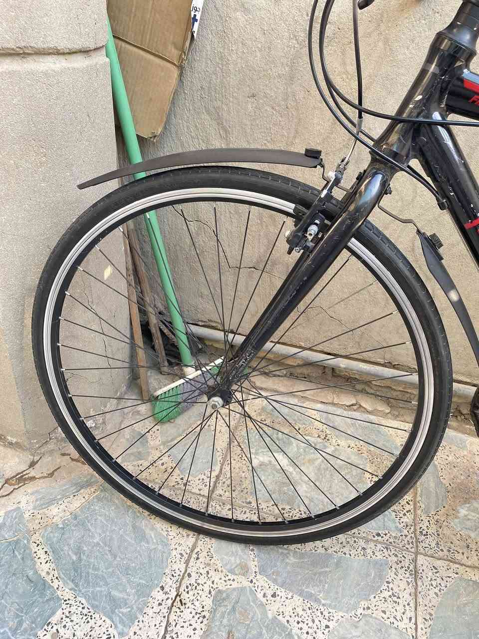 السلام عليكم بايسكل ياباني نوعه سي٧٠٠ رياضي حجمه ٢٨ سعره ١٢٠ بيه مجال مكاني بغداد


**إذا كنت صاحب هذا الإعلان وتريد حذفه لأي سبب، رجاءا أرسل رسالة إلى الدعم الفني**