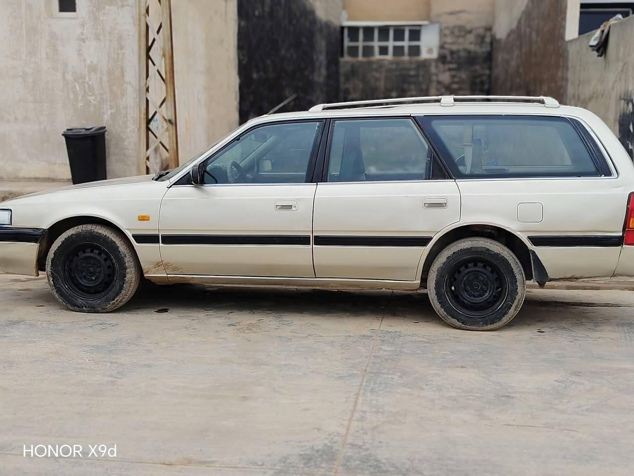 مازدە 626 مودیل 1988 کیرو مەکینەی بەشرد دفتر بنزینی هەیە سنەوی تاکی 2028 تازەیە بەناو خۆمانەوەیە شرد تحویل وکالە زربەی نییە لە سەر جوانی بویاخ کراوە *********** اسیا ***********کورک سعر 33 مجال
