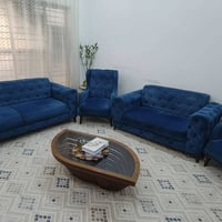 ٧ مقاعد • ٥ كوشات • مفرش