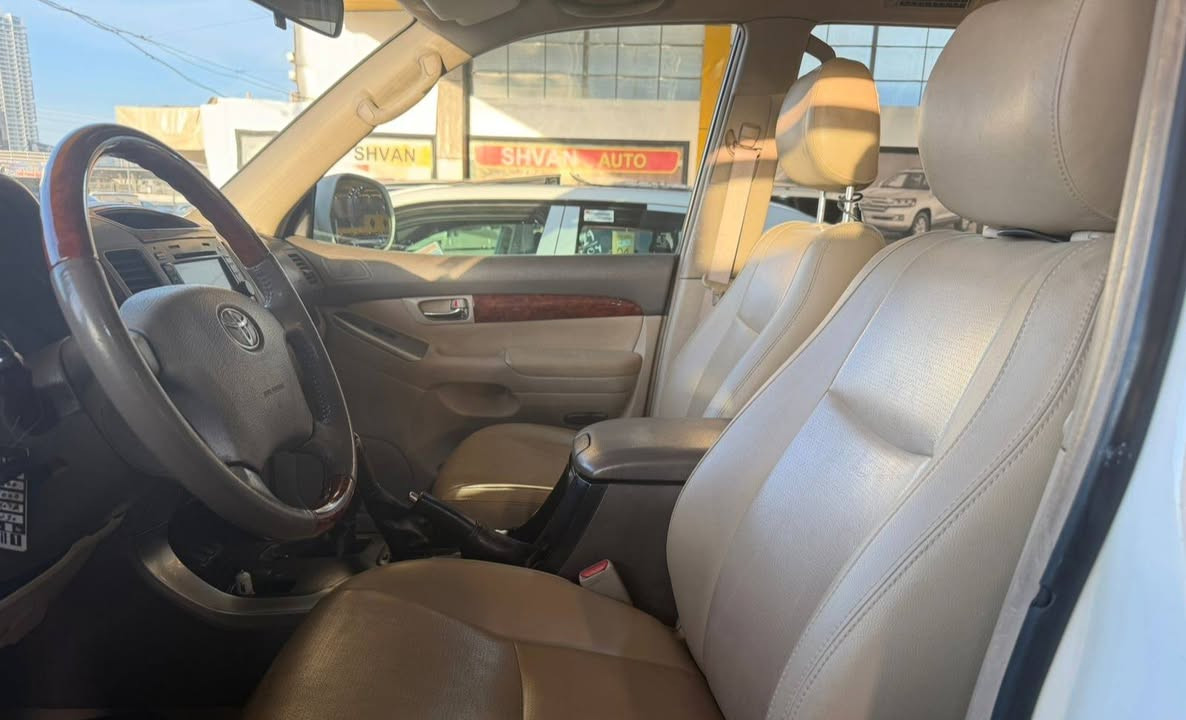 تويوتا برادو موديل 2009 يد واحدة فقط ماشي 104,000 كم السيارة نظيفة جدًا – جديد جديد
د قطعة واحدة مصبوغة بدون دواخل السيارة على الفحص والشرط

🟪 السعر  :: الطلب في التعليقات ويوصلك مباشرة ✍️ 📩

المواصفات:
دبل (دفع رباعي)
كير أوتوماتيك
مكيف شغال 
مرايا كهرباء
نظام ABS
كروز كنترول
استعمال شخصي

رقم صاحب السيارة 
***********
