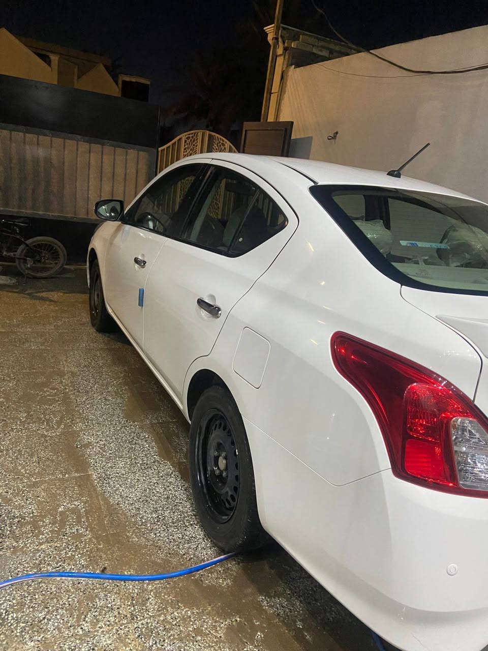 السلام عليكم نيسان سني  2025مكفوله من كلشي فول مواصفات ماشيه 41الف كامره شاشه قطعتين تبريد  اربعه جام كهرباء دبل اير باك اشاير مري سبايدر  حساسات سبير ما نازل استخدام شخصي بعدها بوضع الشركه رقم اربيل تريد تحويل تريد وكاله سعر 125ورقه للاستفسار *********** عنواني بغداد الدوره
