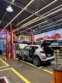 توسان 2018 امريكي  بدون دواخل  لسعر 146وبيها مجال  رقم الهاتف 07765005...