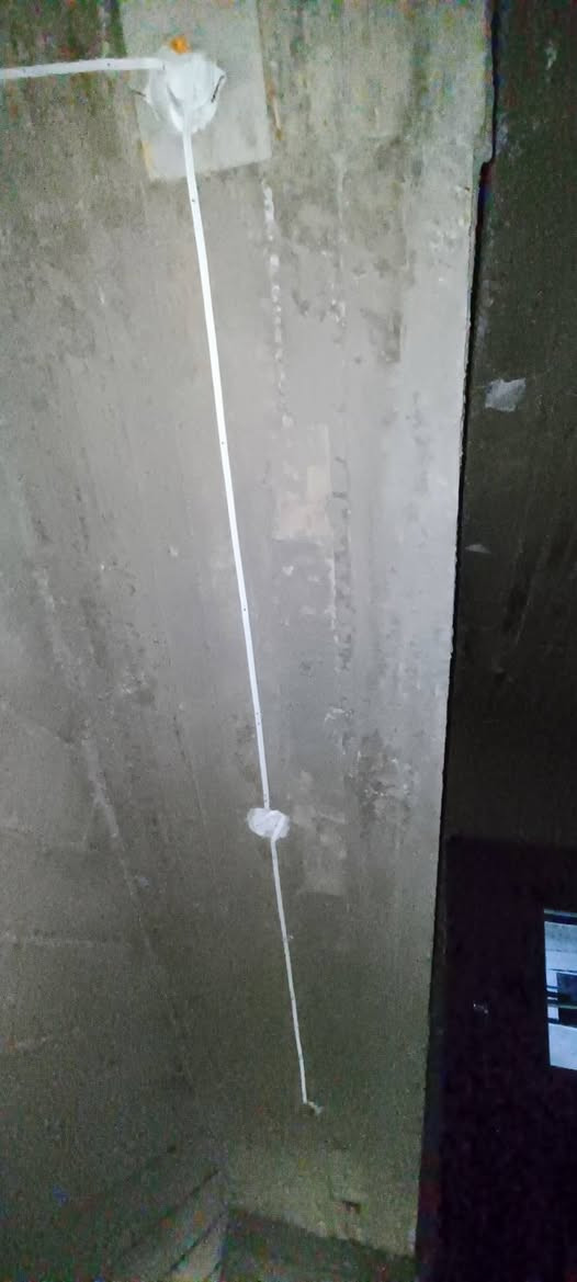 كهربائي
* تاسيس بيوت ومحلات بما فيها من (كامرات - ستلايت - سبالت)
 بنظامين سيمنز او بوراي 
بمرحلتين اولى وثانية
* تصليحات
* نصب كاميرات 
* نصب سبالت 
شغل درجة اولى (وباسعار مناسبة جدا)وبما يرضي الله قبل صاحب البيت
***********
*********** بي واتساب
