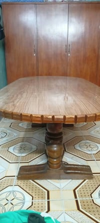 ميز طعام للبيع السعر 90وبي مجال الطويل 230والعرض1060للستفسار الاتصال ع...