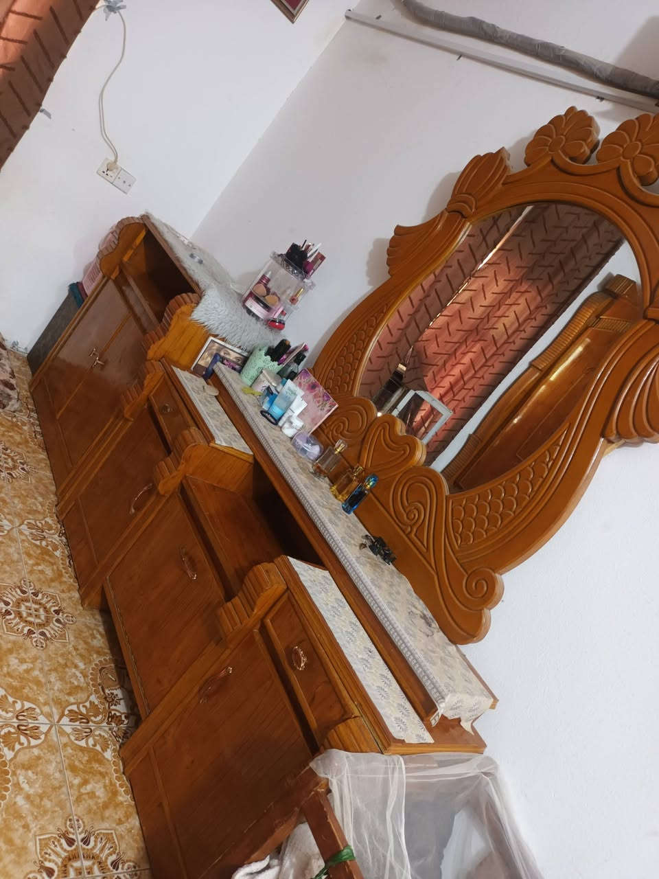 غرفه نوم للبيع بعد جديده مكان المقدايه ***********
