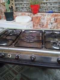 طباخ للبيع نظيف السعر 200وبي مجال 07812850563