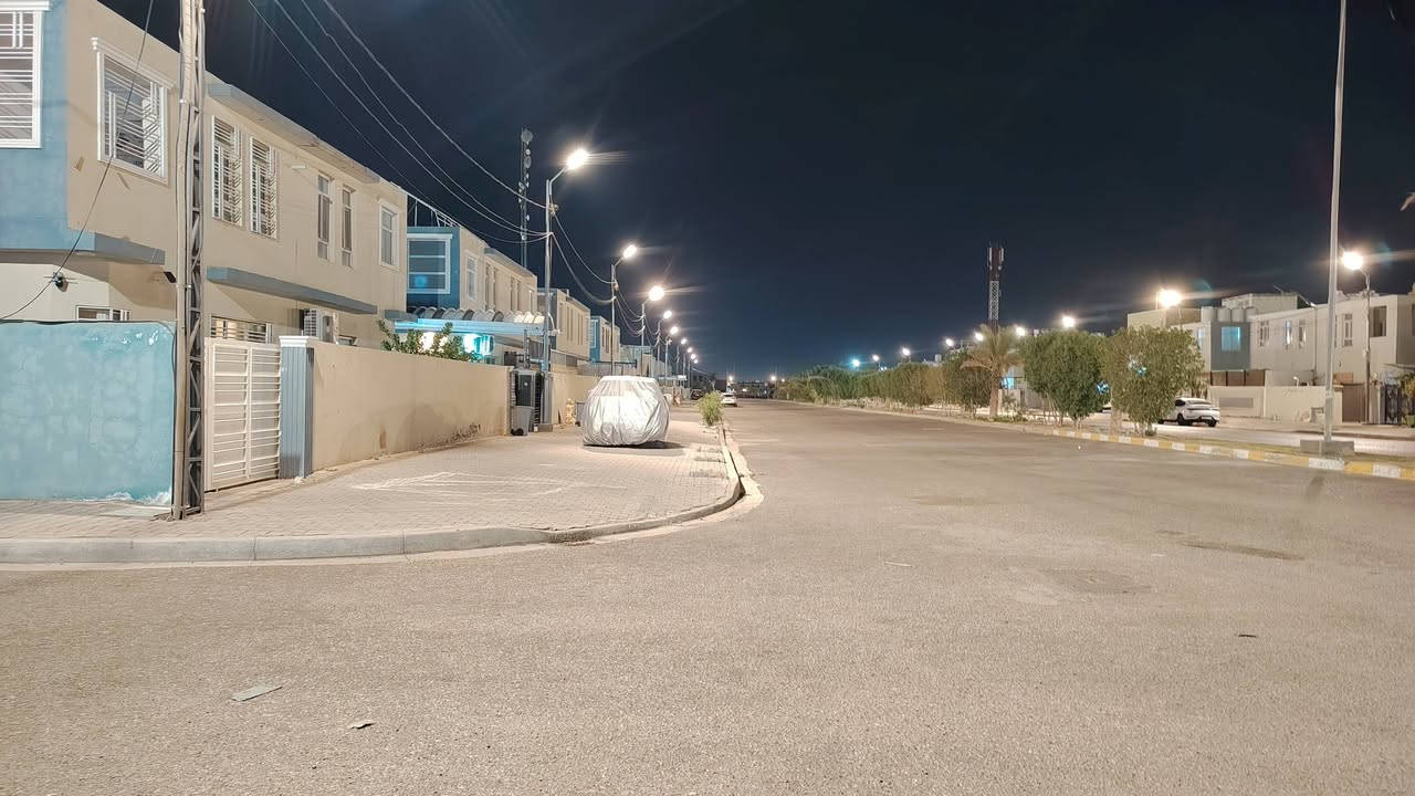 دار للبيع في مجمع الزهراء السكني مرحله الثانية 200متر 
جاهز للسكن طابقين 4غرف النوم بيت ركن شارع سنتر بل مدخل مجمع الزهراء السكني اتصل على واتساب *********** ***********
