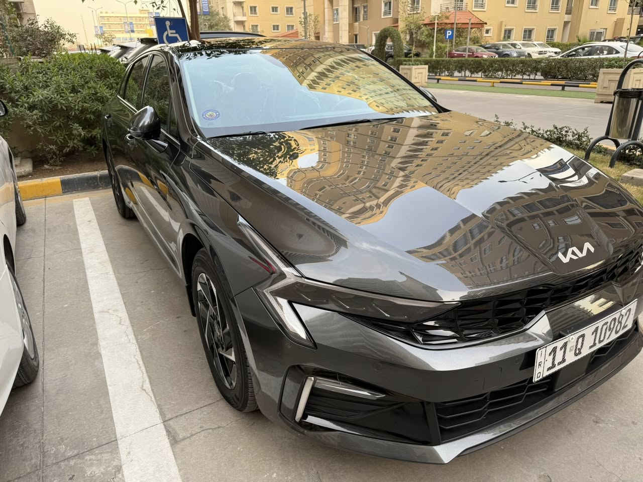 للبيع كي فايف 2025 K5 هايبرد ✅
خليجي وكالة نم
اللون رصاصي
موديل 2025
ماشية 9000 km
كامل مواصفات
بانوراما
كراسي جلد تدفئة
جنطة كهرباء
كراسي ميموري
كير ماوس
مقود جلد
ومواصفات كثيرة اخرى
السيارة لا تزال بوضع الزيرو 
السعر 235$  
مكان بغداد المنصور
 رقم تلفون ***********
