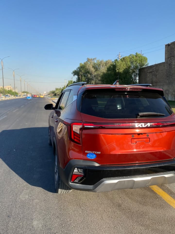 كيا سيليتوس 2024 لون مميز وارد أميريكي
محرك 2000 دوش
موصفات فول عدا الفتحه
بصمه تشغيل عن بعد شاشه دجتل مقاعد نصف جلد ودفئه تحديد مسار رادار امامي خلفي نقطه عمياء …..
حادثه موضح بلصور الجاملغ بي بارد والبنيد بي بارد قليل  السياره بدون لا شواصي ولا لغود
ايرباك ستيرن فقط
ماشيه 26 الف ميل
السعر _150$
الرقم _ ***********

