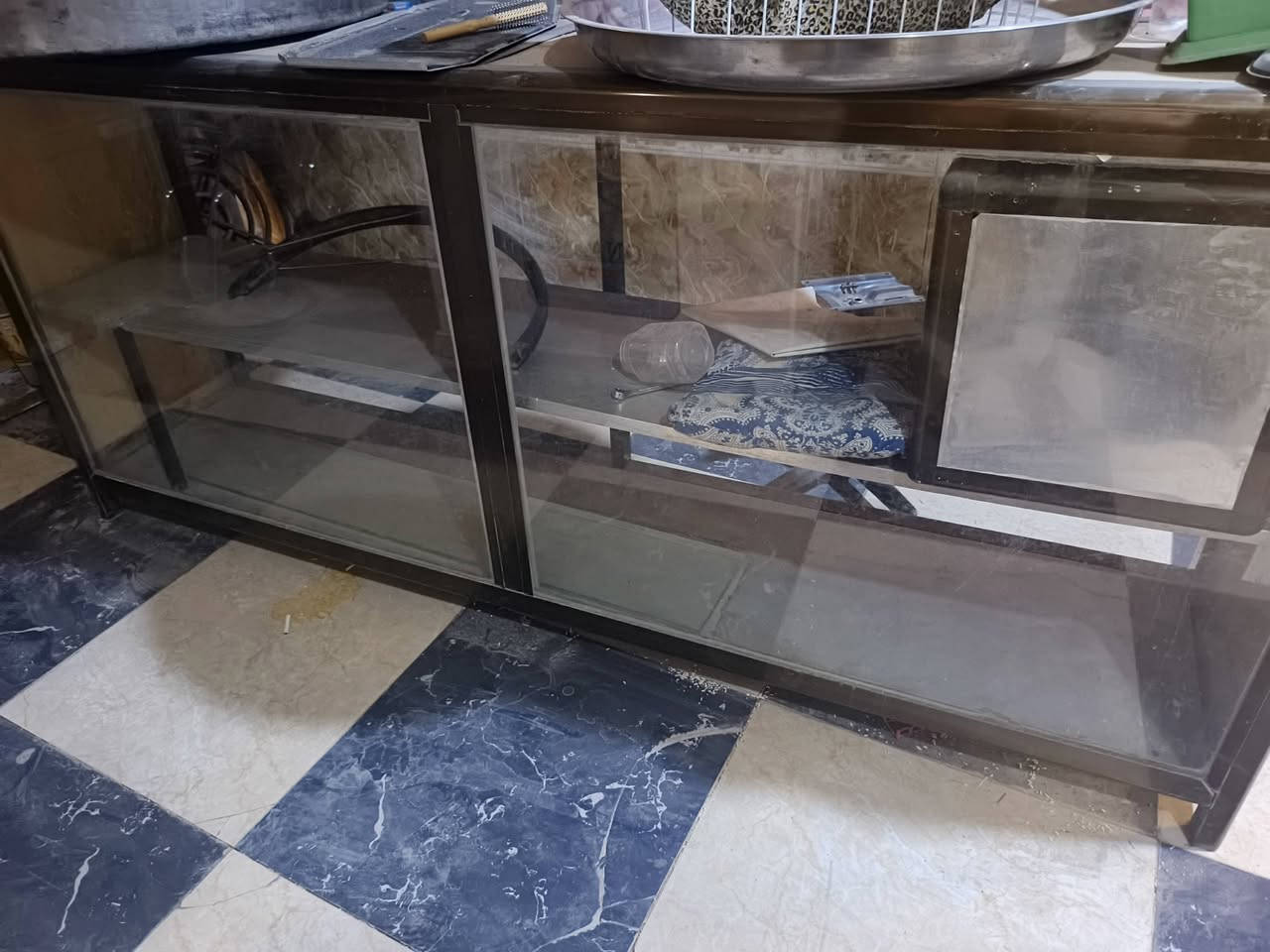 برادات ومجمده وميز للبيع 
كلمن وسعره ناصرية مركز قابل للبيع لو شغلة وحده


**إذا كنت صاحب هذا الإعلان وتريد حذفه لأي سبب، رجاءا أرسل رسالة إلى الدعم الفني**