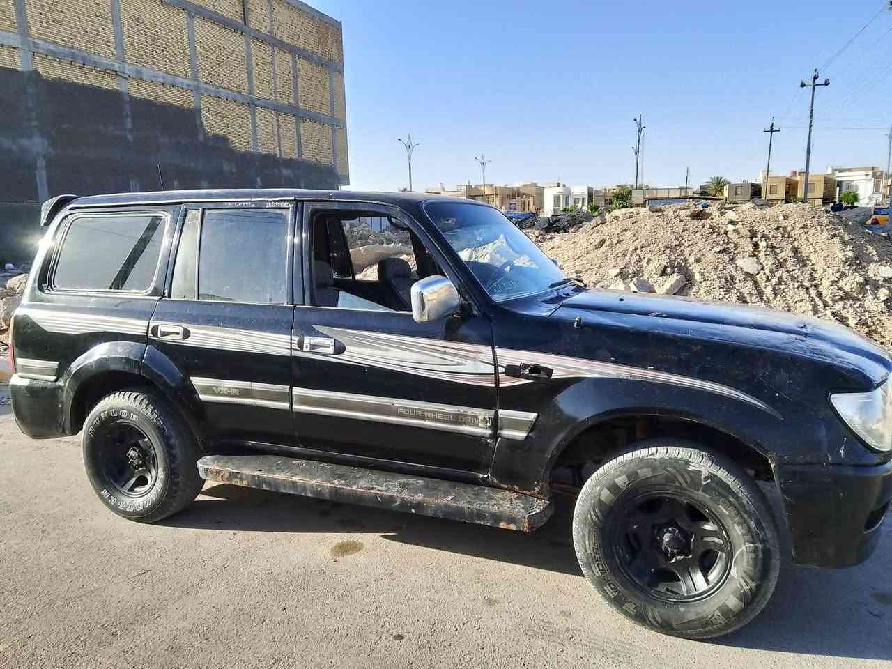 للبيع لاندكروز مديل 2001 مكينه وكير 2ونص جدد حداديه جديد تخم تاير باتري جديد كهربائيات شغاله سياره جاهزة خير من الله ترايك وين ماتريد بيع او مراوس سعر 35 وبيه مجال مكاني ناصريه مركز شراي يتصل مكلف بنشر وهاذ رقم ***********
