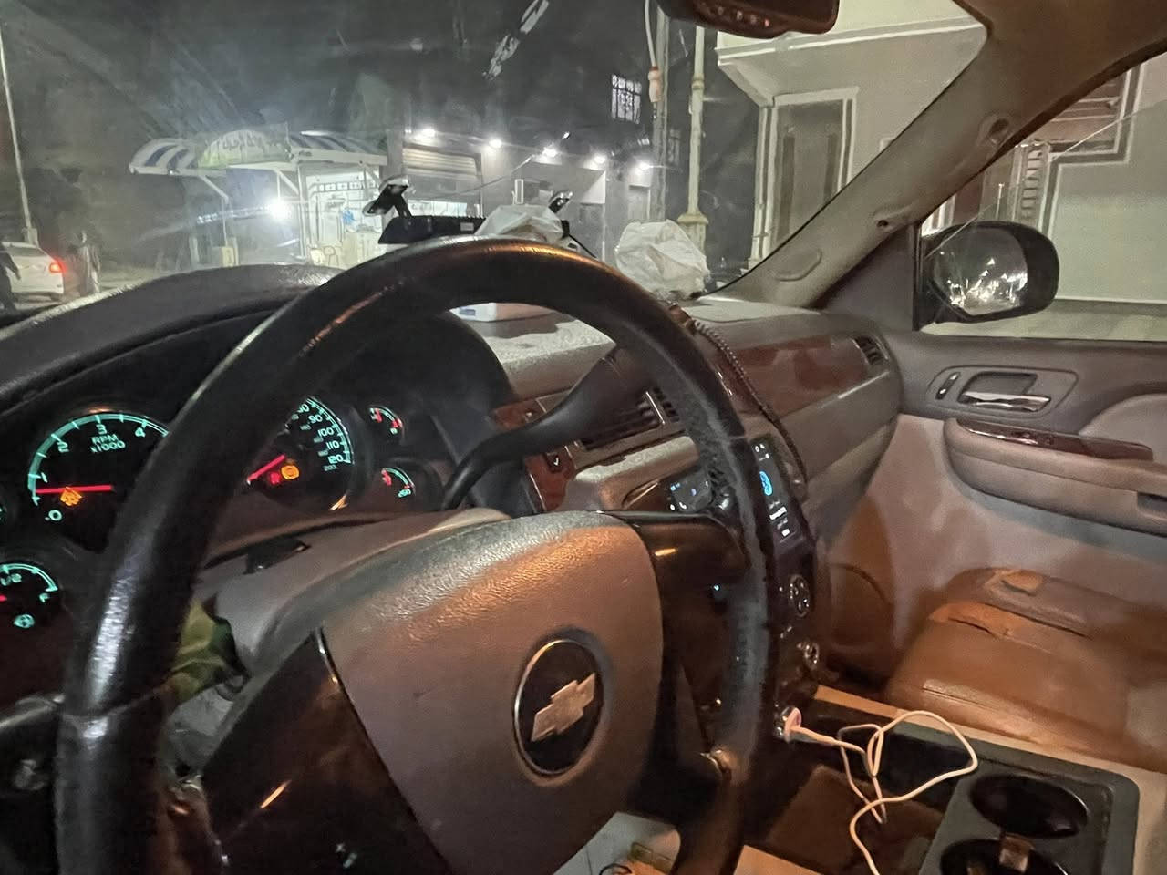 تاهو طويله موديل 2009
متؤمه طبق الأصل بيه بس تنقيص دهن قليل وشرط تراي البغداد مكفوله من الكصه السعر 80وبيه مجال

***********
