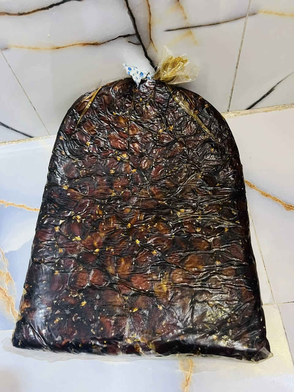 تمر خضراوي درجه الاوله مجبوس 
يطلع الجيس 4 كيالو ابو سمسم جيس ب 7 مكاني طار 

‭0787 113 0025‬
