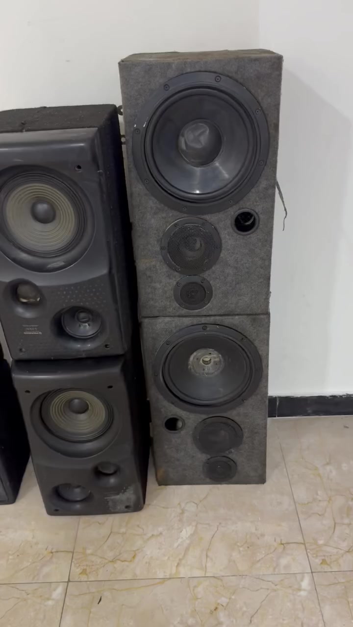 سماعات 🔊 +جهاز عداد 11
سعر 500الف***********
