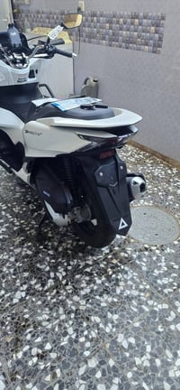 دراجه PCX مكفوله كفاله عامه من زلغ او كسر كفاله عامه  دراجه جديده لوك ...