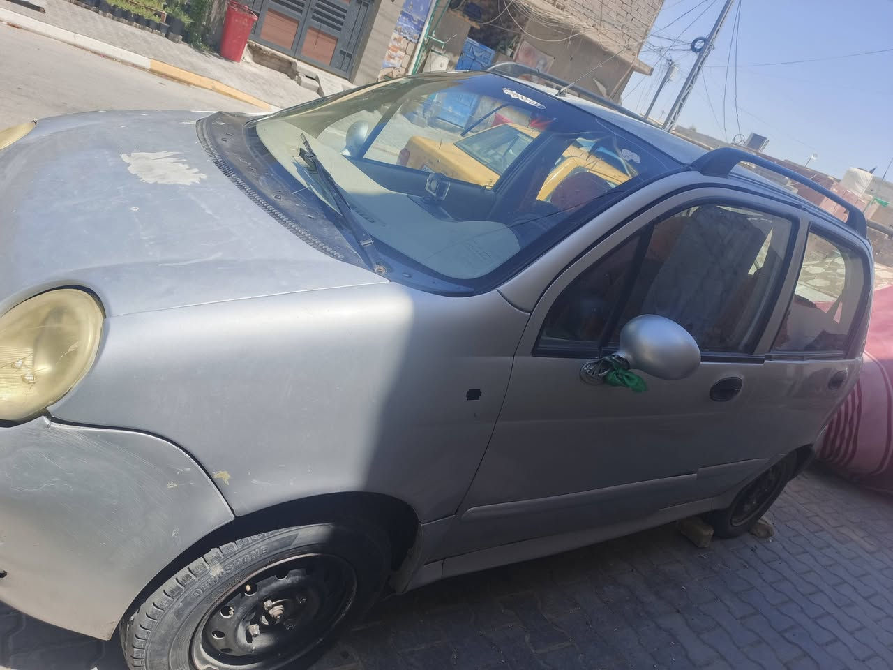 السلام عليكم سياره للبيع شغاله كل نقص مابيها السعر 3 ملايين ونص ***********
