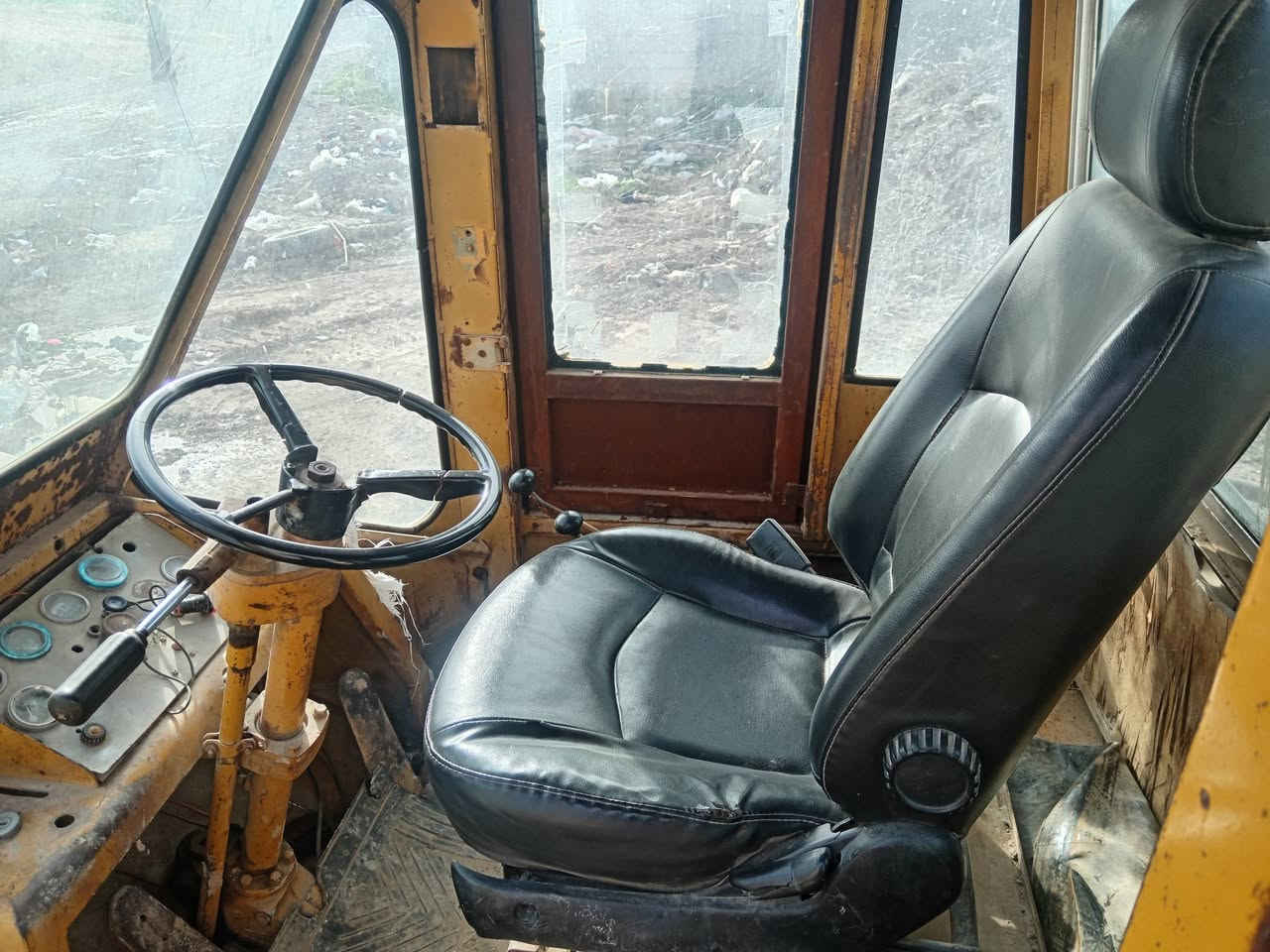 السلام عليكم شفل كتر للبيع حجم ٩٢٥ ففتي  موديل ٧٩ ستيرن متحرك شفل جاهز كير شرط محرك شرط صينيه  بلادي اكسلات كله مكفول تخم تاير80 جديد باتريات جديد كشن جديد  رقم بغداد
مكاني صلاح الدين قظاء سامراء
لاتصال ***********
