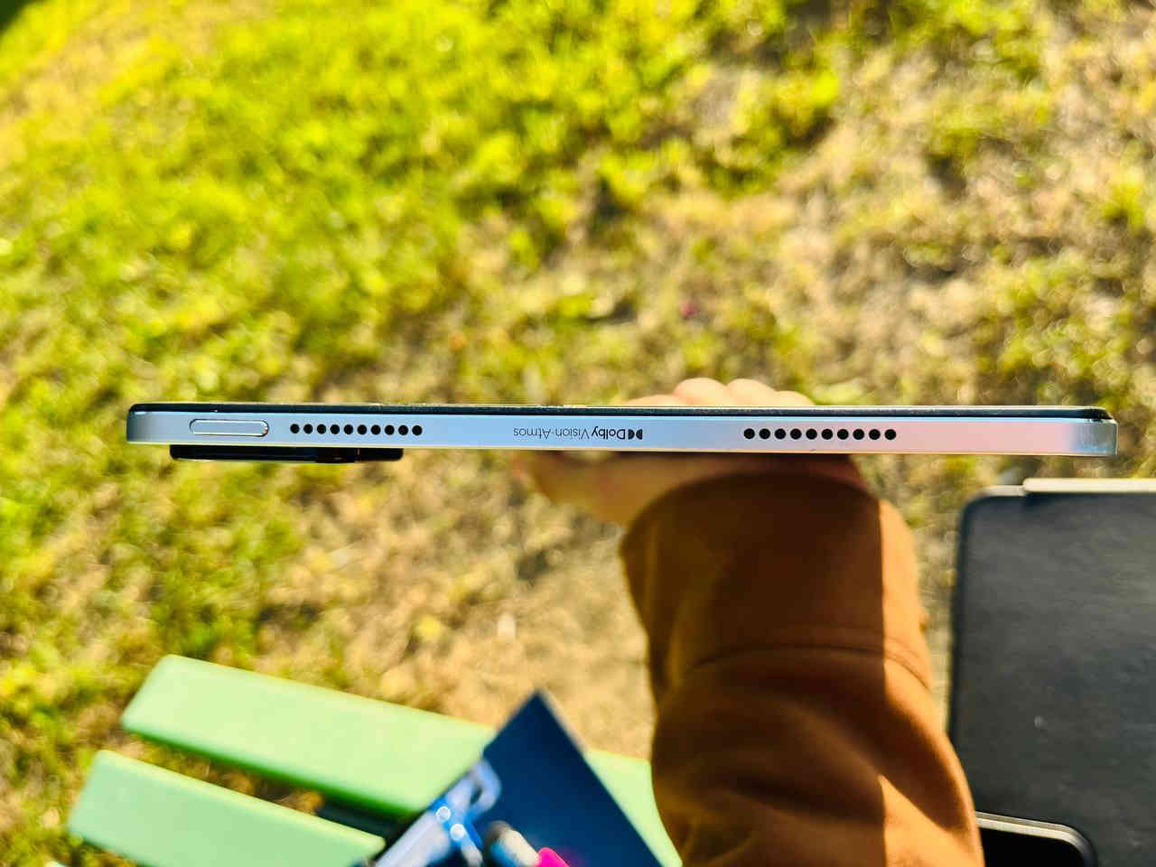 يتوفر ايباد من شركة شومي باد 6
مع القلم الاصلي لي سعره مايقارب حاليا ب80 دولار
الجهاز مستعمل لفترة قصيرة جدا، 
مواصفات جهاز ممتازة جدا من ناحية الالعاب الدراسة وتنقل بالاضافة الئ السلاسة جهاز 
ويمكنكم بحث عن مواصفاته في اليوتيوب

سعر الجهاز مع قلم وشاحنه اصلية حصرا وحافظة سداسي جلد طبيعي
400 الف قفل 
رقم تواصل واتساب فقط
***********
