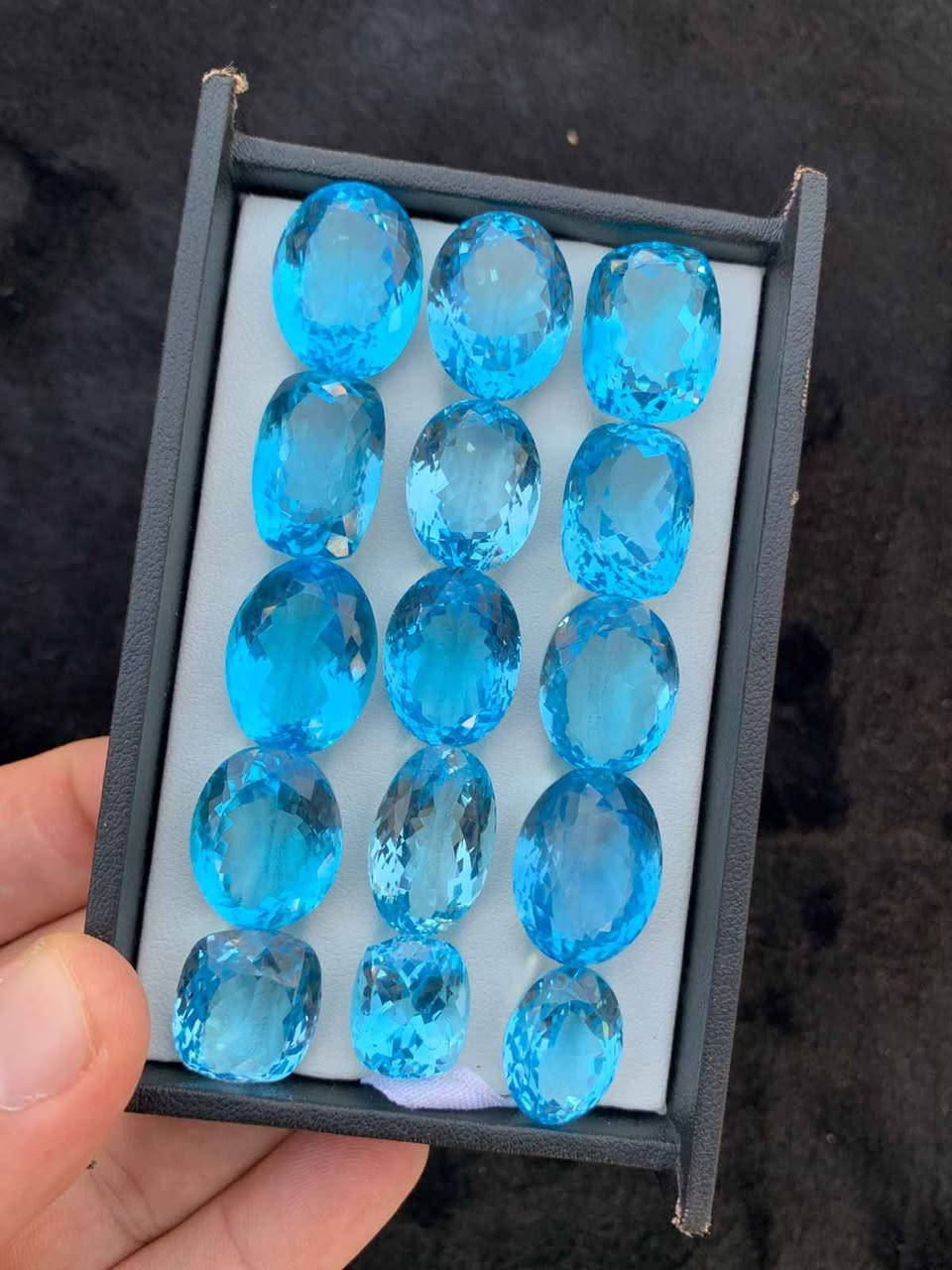 💎 Beautiful Faceted Natural Swiss Blue Topaz Available for Sale 💎

⚖️ Weight: 388.50 Carats
📏 Dimensions: 20×13.5×12 – 14.5×12.5×11 mm
🔍 Clarity: Eye Clean
🌍 Origin: Brazil 🇧🇷
💰 Price: DM us 

💳 PayPal Available

✈️ Worldwide Shipping Available

📸 Photos & Videos Available on Request

📱 WhatsApp:
https://wa.me/923119038869 Pakistan


**إذا كنت صاحب هذا الإعلان وتريد حذفه لأي سبب، رجاءا أرسل رسالة إلى الدعم الفني**