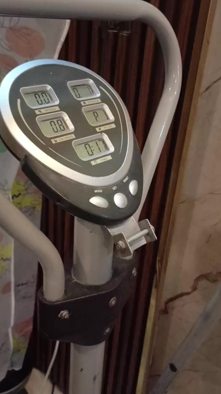 السلام عليكم بايسكل ثابت للبيع السعر 100 المكان بغداد البياع


**إذا كنت صاحب هذا الإعلان وتريد حذفه لأي سبب، رجاءا أرسل رسالة إلى الدعم الفني**