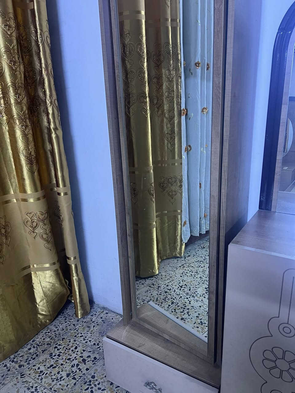 السلام عليكم غرفة تركية للبيع السعر 650 وبيها مجال مكان بغداد الشعب


**إذا كنت صاحب هذا الإعلان وتريد حذفه لأي سبب، رجاءا أرسل رسالة إلى الدعم الفني**